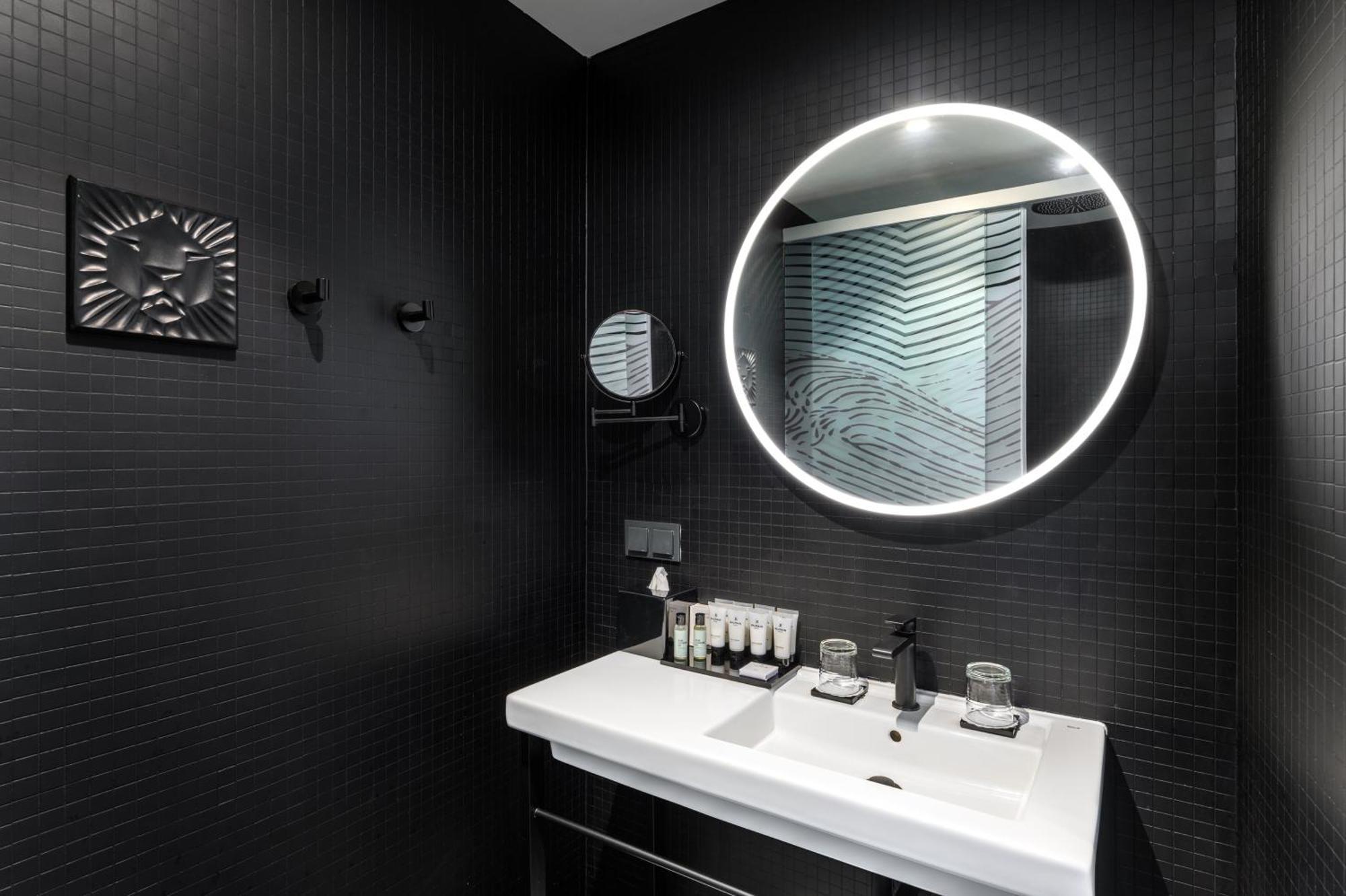 โรงแรมคลาร์ก บูดาเปสต์ ภายนอก รูปภาพ Bathroom