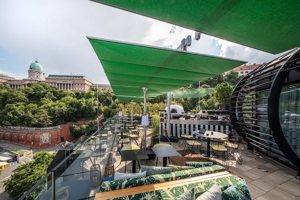 โรงแรมคลาร์ก บูดาเปสต์ ภายนอก รูปภาพ The rooftop terrace